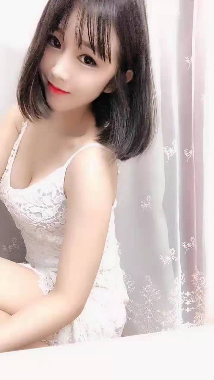 朝阳萝莉小嫩妹，乖巧听话傻白甜。